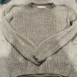 grey knitted sweater